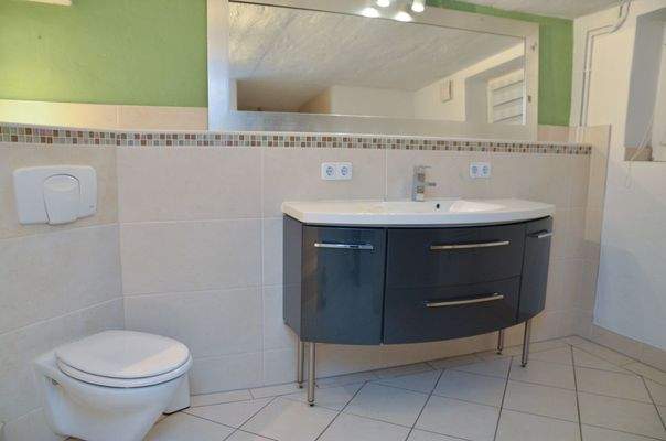 9057MS-14 Bad Ansicht 1 Keller