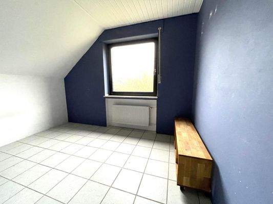 2. von 2 Schlafzimmern im Dachgeschoss