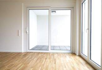 Wohnraum mit Zugang zur Loggia