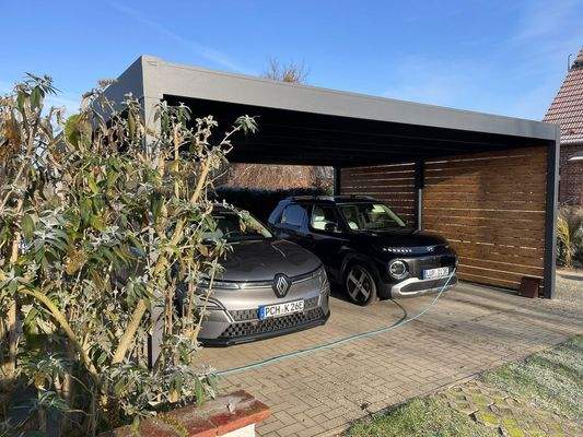 Doppelcarport mit Wallbox