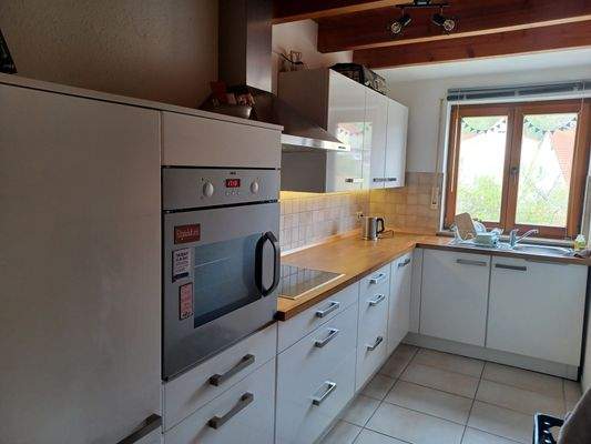 Sehr großzügige Einbauküche