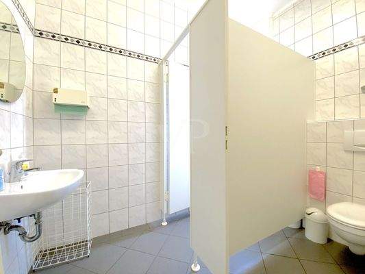 EG Damen Toilette