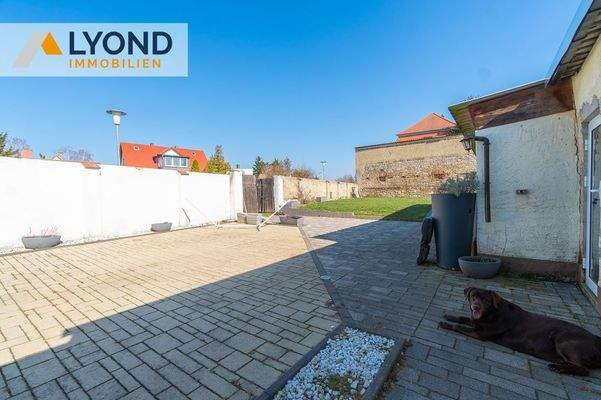 Innenhof mit Einfahrt