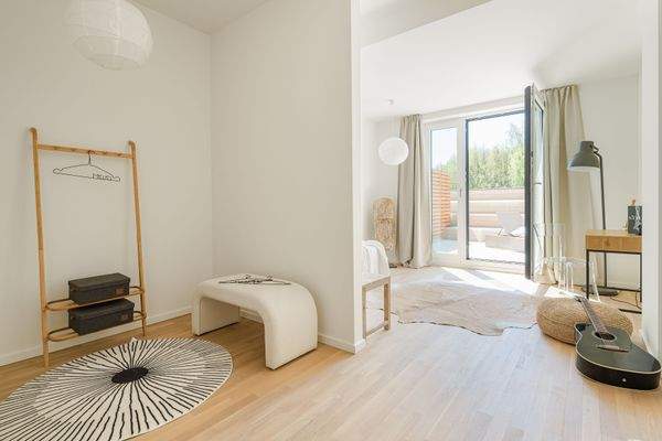 Schlafzimmer Gartengeschoss mit separater Ankleide