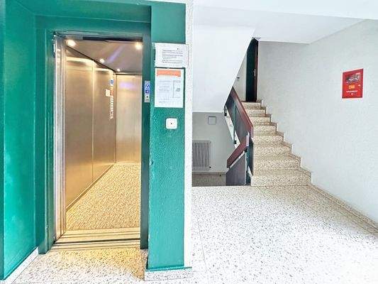 Moderne Aufzuganlage 