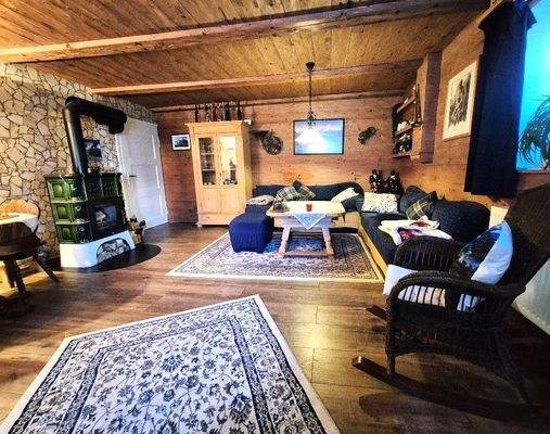 Das gemütliche Wohnzimmer mit Almhüttenflair...