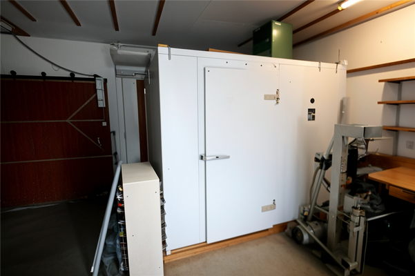 Kühlkammer in der Garage.png