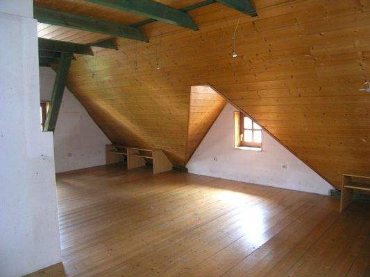 großflächig ausgebautes Dachgeschoss