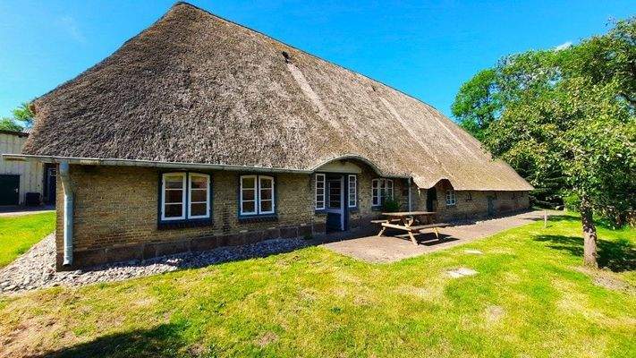 Der Eingangsbereich mit Terrasse 