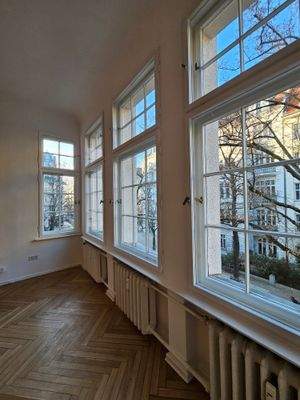 üppiges Wohnzimmer - Altbaucharme