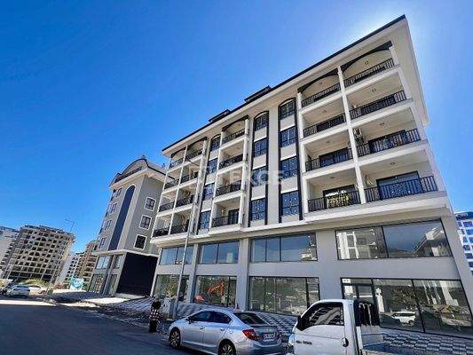 Sea-View Apartments in a Social Compound in Mahmutlar Alanya