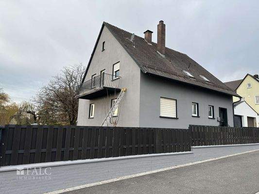 Streißenseite mit Zaun