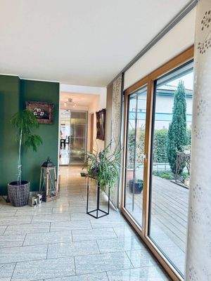 und Zugang zur Gartenoase