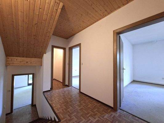 15711-Aufgang Halbstock EG