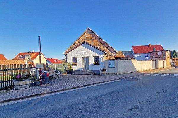 Haltestellenhäuschen Außen