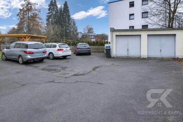 Stellplätze - Garagen