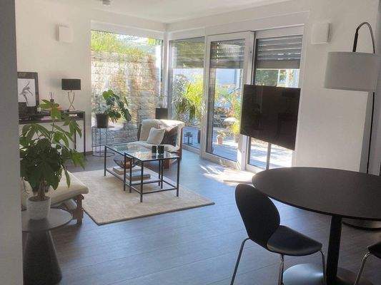 hell und großzügig!