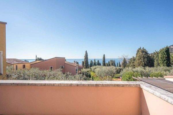 Tecnocasa Garda 006.jpg