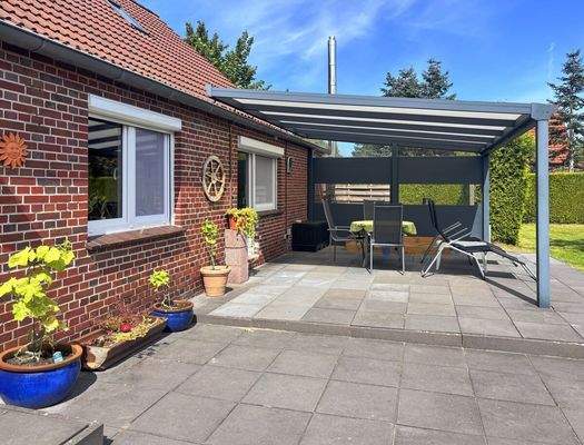 Terrasse mit Überdachung