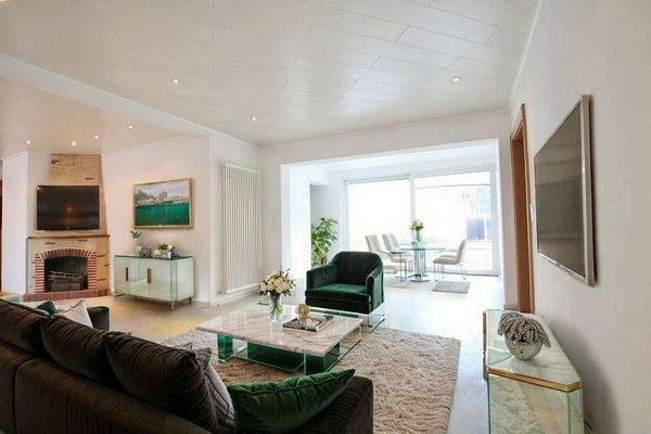 Wohnzimmer 1.OG (KI generiert)