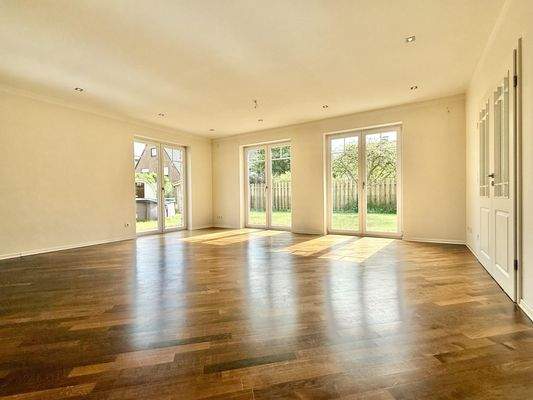 Wohn-/Esszimmer mit Kamin