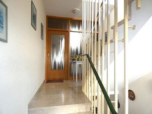 13 Eingangsbereich.JPG