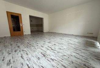 Wohnzimmer, Blick in Küche