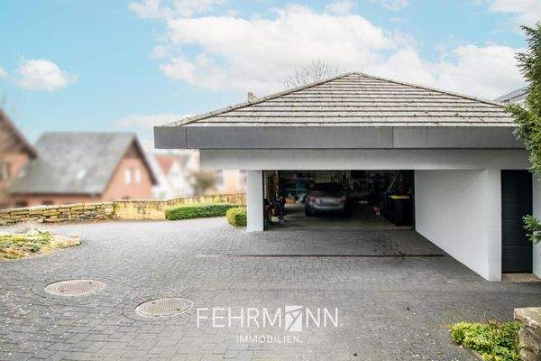Garage und Carport