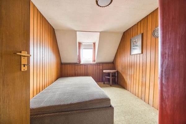 Weiteres Zimmer im Dachboden