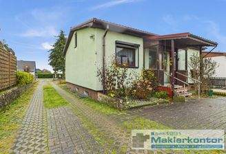 Objektrückseite und Zufahrt