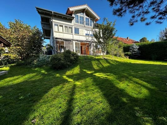 Gartenblick auf das Haus von Westen