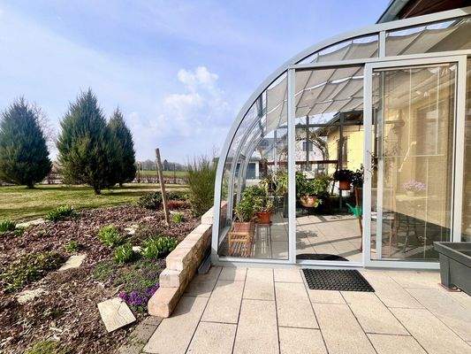 Terrasse direkt an Wintergarten mit tollem Fernblick