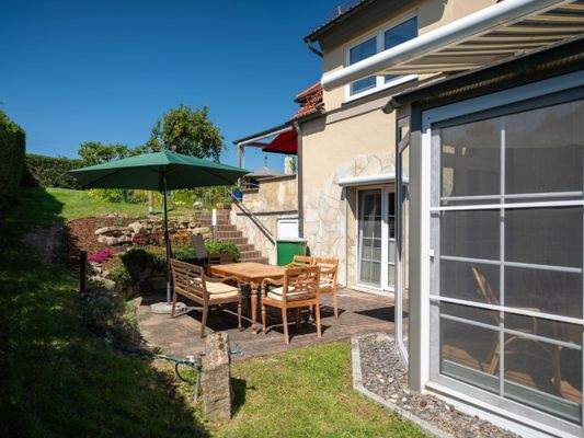 Sommerterrasse am Wintergarten