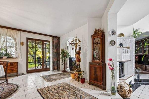 Offener Wohnbereich mit Zugang zur Südterrasse ...