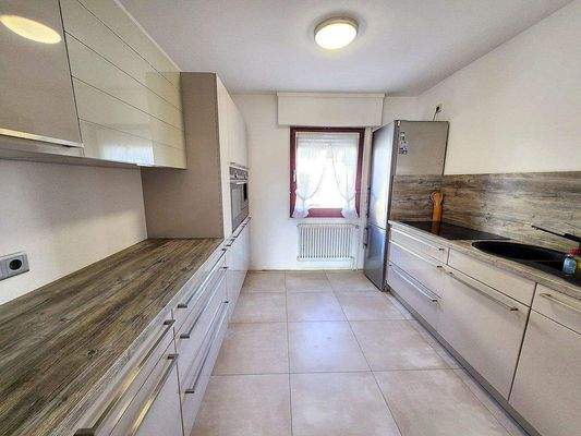 DIE KÜCHE MIT EINBAUKÜCHE