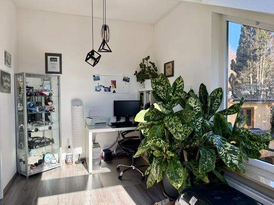 Schlafzimmer/ Büro/ Gast