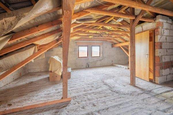 Dachboden ausbaufähig.