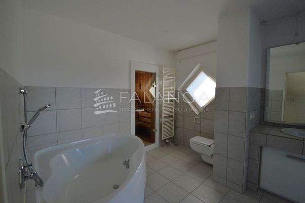 Tageslicht - Wellness-Bad OG