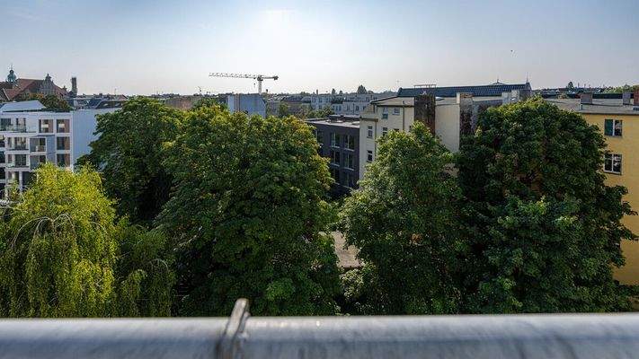Blicküber Dächer von Terrasse hoseitig