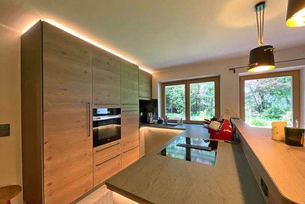 2E594E8C-2572-4D0F-B8C2-8B701459EDE1 send