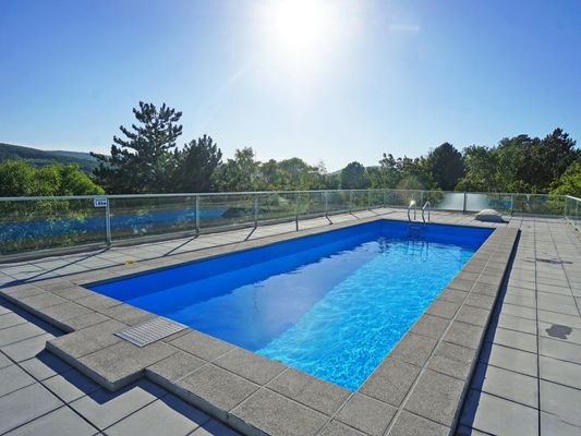 Gemeinschaftspool auf der Dachterrasse