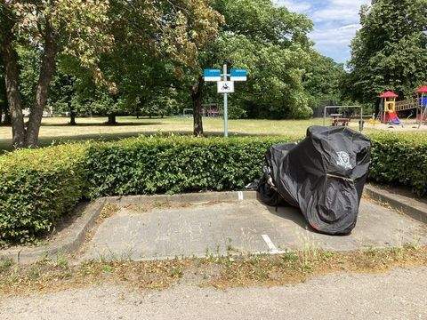 Ludwigsfelde Garage, Ludwigsfelde Stellplatz