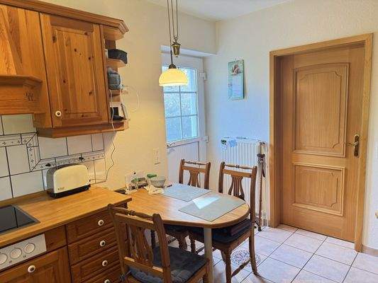 EBK mit Gartenzugang