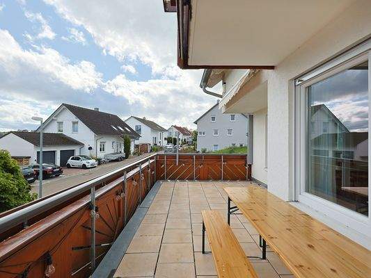 Großer Balkon im Erdgeschoss