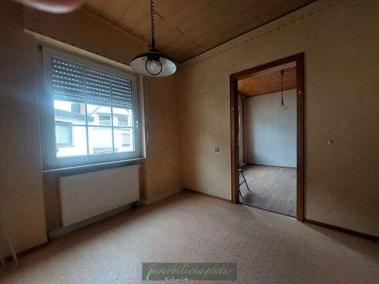 EG - Küche mit Blick in den Wohn-Essbereich