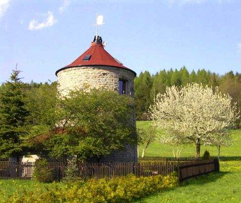 Jagdturm (optional zu erwerben)