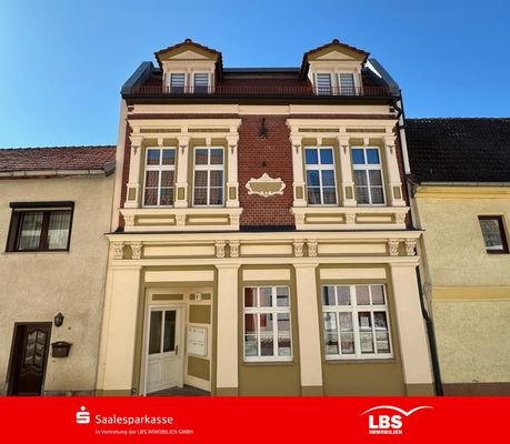 Wohnhaus - Straßenansicht