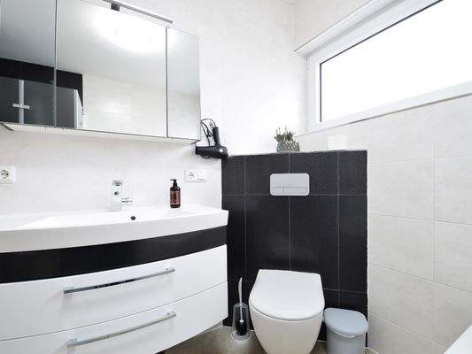 Modernes Tageslichtbad