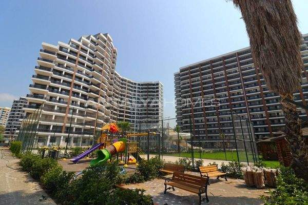 Flats with City and Sea Views in Mersin Tomuk