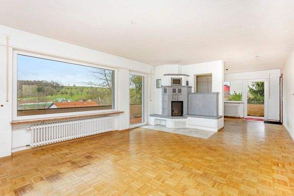 Wohnzimmer mit Kamin